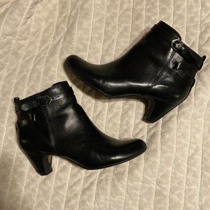 Black leather Sam Edelman booties